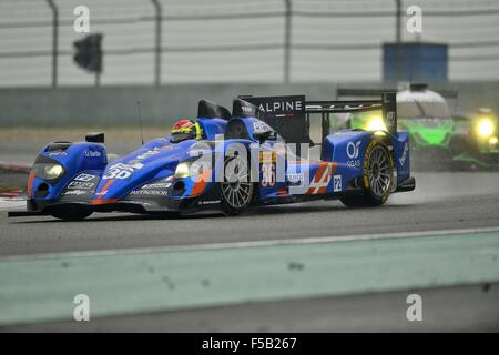 1. November 2015 - Shanghai, Volksrepublik China - N - 36 SIGNATECH ALPINE Frankreich. Alpine A450B - Nissan. Reifen Dunlop, Fahrer NELSON PANCIATICI (FRA), PAUL-LOUP CHATIN (FRA) und TOM DILLMANN (FRA). LE MANS PROTOTYP 2. Während den 6 Stunden von Shanghai in Shanghai International Circuit. © Marcio Machado/ZUMA Draht/Alamy Live-Nachrichten Stockfoto