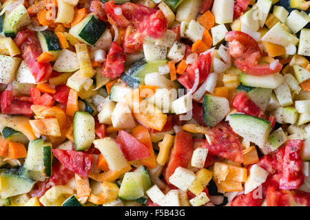 Scheiben von Grün, gelb und redvegetables Stockfoto