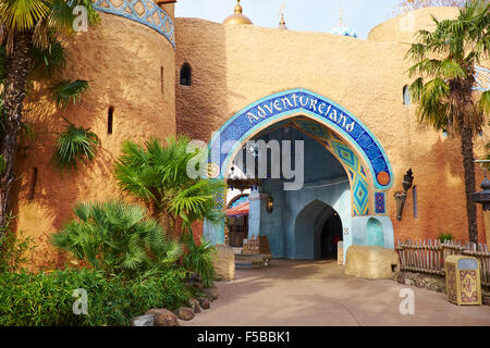 Eingang zum Abenteuerland Disneyland Paris Marne-la-Vallée Chessy Frankreich Stockfoto