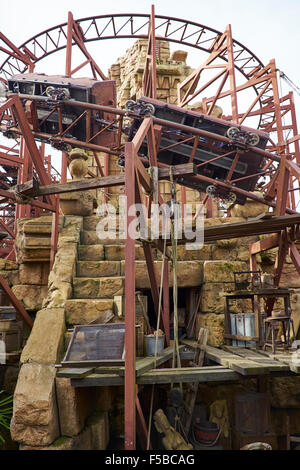 Indiana Jones Tempel der Gefahr Achterbahnfahrt In Adventureland Disneyland Paris Marne-la-Vallée Chessy Frankreich Stockfoto