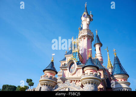 Sleeping Beauty Castle im Fantasyland Disneyland Paris Marne-la-Vallée Chessy Frankreich Stockfoto