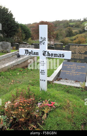 Dylan Thomas Grab, St.-Martins Kirche, Laugharne, Carmarthenshire, Wales, Großbritannien, Deutschland, UK, Europa Stockfoto