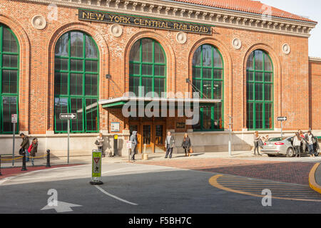 Poughkeepsie-Station, gebaut von der New York Central Railroad, jetzt von Metro-North und Amtrak in Poughkeepsie, New York verwendet. Stockfoto