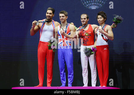 Die SSE Hydro-Arena, Glasgow, Vereinigtes Königreich. 31. Oktober 2015. (L, R) Louis Smith, max. Whitlock (GBR), Harutyun Merdinyan (ARM), Kazuma Kaya (JPN), 31. Oktober 2015 - Kunstturnen: 2015 Kunstturnen Meisterschaften der Herren Apparat Medaille Zeremonie Pauschenpferd in der SSE Hydro-Arena, Glasgow, Vereinigtes Königreich. © YUTAKA/AFLO SPORT/Alamy Live-Nachrichten Stockfoto