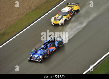 1. November 2015 - Shanghai, Volksrepublik China - N - 36 SIGNATECH ALPINE Frankreich. Alpine A450B - Nissan. Reifen Dunlop, Fahrer NELSON PANCIATICI (FRA), PAUL-LOUP CHATIN (FRA) und TOM DILLMANN (FRA). LE MANS PROTOTYP 2. Während den 6 Stunden von Shanghai in Shanghai International Circuit. © Marcio Machado/ZUMA Draht/Alamy Live-Nachrichten Stockfoto