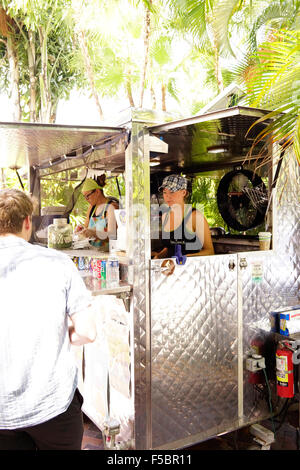 Garbo es Grill Essen Cart, Key West Florida USA tolles Essen versteckt zwischen Grunzen Bar und einen Parkplatz. Stockfoto