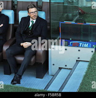 Udine, Italien. 1. November 2015. Sassuolo Head Coach Eusebio Di Francesco in der italienischen Serie blickt auf eine TIM Fußballspiel zwischen Udinese Calcio und Sassuolo im Friaul-Stadion am 1. November 2015. Foto Simone Ferraro / Alamy Live News Stockfoto