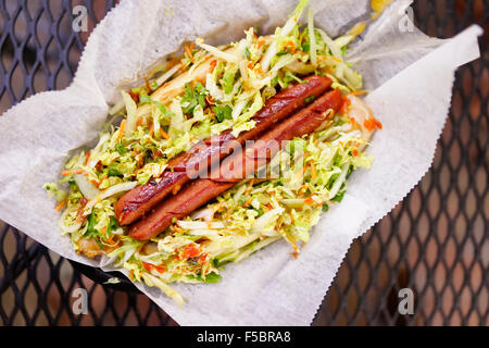 Garbo es Grill Essen Cart, Kogidog, Key West Florida USA, 1/4 Pfund alle nationalen Deli Rindfleisch, Hot-Dog, hausgemachte Kimchi, Sesam-mayo Stockfoto