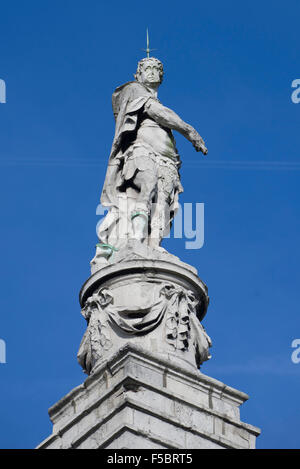 Statue von König George habe ich oben auf dem Glockenturm Turm der St.-Georgs-Kirche Bloomsbury entworfen von dem Architekten Nicholas Hawksmoor Stockfoto