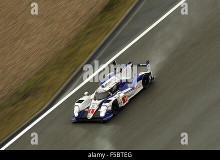 1. November 2015 - Shanghai, Volksrepublik China - N - 01 TOYOTA RACING Japan. Toyota TS040-Hybrid, Reifen Michelin. Fahrer ANTHONY DAVIDSON (GBR), Sébastien BUEMI (CHE) und KAZUKI NAKAJIMA (JPN). LE-MANS-PROTOTYPEN 1. Während den 6 Stunden von Shanghai in Shanghai International Circuit. © Marcio Machado/ZUMA Draht/Alamy Live-Nachrichten Stockfoto