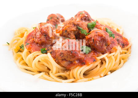 Spaghetti mit Fleischbällchen in Tomatensauce. Stockfoto