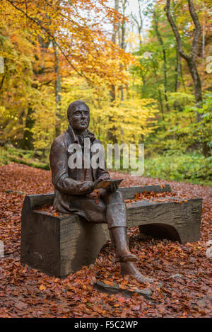 Statue des schottischen Dichters Robert Burns bei Birks Aberfeldy in Perthshire Schottland im Herbst oder im Herbst Saison Stockfoto