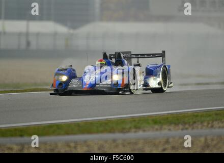 1. November 2015 - Shanghai, Volksrepublik China - N - 36 SIGNATECH ALPINE Frankreich. Alpine A450B - Nissan. Reifen Dunlop, Fahrer NELSON PANCIATICI (FRA), PAUL-LOUP CHATIN (FRA) und TOM DILLMANN (FRA). LE MANS PROTOTYP 2. Während den 6 Stunden von Shanghai in Shanghai International Circuit. © Marcio Machado/ZUMA Draht/Alamy Live-Nachrichten Stockfoto