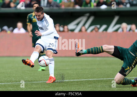 Portland, Oregon, USA. 1. November 2015. OCTAVIO RIVERO (29) führt einen Torwurf. Die Portland Timbers FC veranstaltete die Vancouver Whitecaps in Providence Park am 1. November 2015. Bildnachweis: David Blair/ZUMA Draht/Alamy Live-Nachrichten Stockfoto