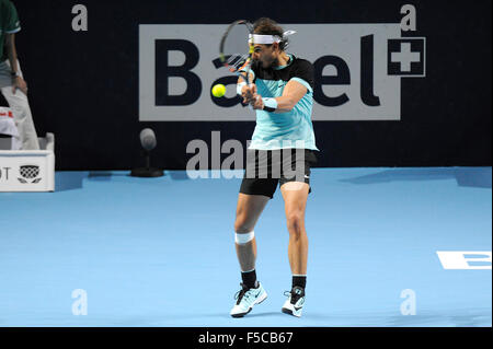 Basel, Schweiz. 1. November 2015. Basel-Schweizer Indoor-Tennis-Meisterschaften, Tag acht. Rafael Nadal in Aktion während seines Spiels mit Rafael Nadal aus Spanien Kredit: Action Plus Sport/Alamy Live News Stockfoto