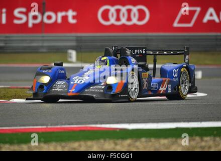 1. November 2015 - Shanghai, Volksrepublik China - N - 36 SIGNATECH ALPINE Frankreich. Alpine A450B - Nissan. Reifen Dunlop, Fahrer NELSON PANCIATICI (FRA), PAUL-LOUP CHATIN (FRA) und TOM DILLMANN (FRA). LE MANS PROTOTYP 2. Während den 6 Stunden von Shanghai in Shanghai International Circuit. © Marcio Machado/ZUMA Draht/Alamy Live-Nachrichten Stockfoto