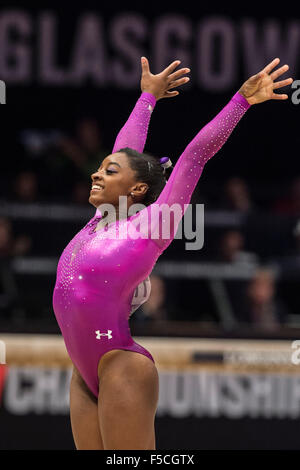 Die SSE Hydro-Arena, Glasgow, Vereinigtes Königreich. 1. November 2015. Simone Biles (USA), 1. November 2015 - Kunstturnen: 2015 World Artistic Gymnastics Championships Women Apparat in der SSE Hydro-Arena, Glasgow, Vereinigtes Königreich. Bildnachweis: Enrico Calderoni/AFLO SPORT/Alamy Live-Nachrichten Stockfoto