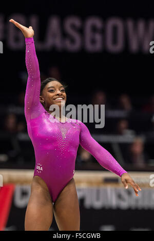 Die SSE Hydro-Arena, Glasgow, Vereinigtes Königreich. 1. November 2015. Simone Biles (USA), 1. November 2015 - Kunstturnen: 2015 World Artistic Gymnastics Championships Women Apparat in der SSE Hydro-Arena, Glasgow, Vereinigtes Königreich. Bildnachweis: Enrico Calderoni/AFLO SPORT/Alamy Live-Nachrichten Stockfoto