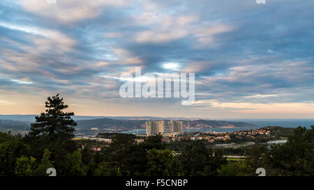 Sonnenaufgang am Krankenhaus von Triest, Italien Stockfoto