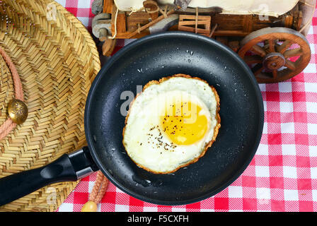 Alte Land Ei Frühstück mit Ei sonnigen Seite nach oben. Stockfoto