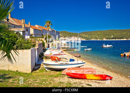 Mittelmeerfischer Stadt Vis Küste, Dalmatien, Kroatien Stockfoto