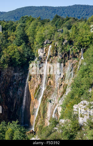 Der große Wasserfall im Nationalpark Plitvice in Kroatien Stockfoto