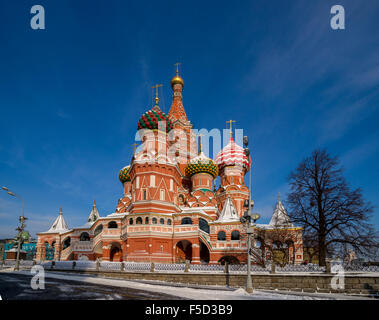 Basilius Kathedrale in Moskau an einem Wintertag Stockfoto