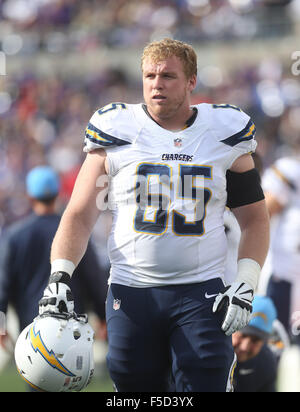 Baltimore, Maryland, USA. 1. November 2015. San Diego Chargers C Chris Watt (65) in einem Spiel gegen die Baltimore Ravens M & T Bank Stadium in Baltimore, MD am 1. November 2015 abgebildet. Bildnachweis: Cal Sport Media/Alamy Live-Nachrichten Stockfoto