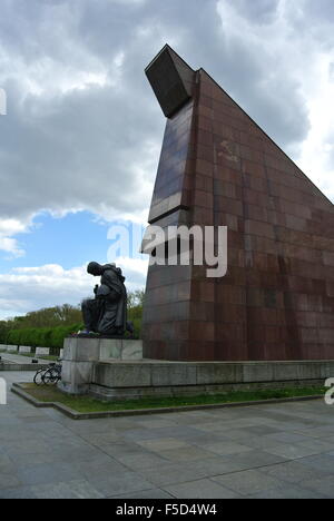 Sowjetisches Kriegsdenkmal (Treptower Park), Ddr-Architektur, Parks, Ost-Berlin. Stockfoto