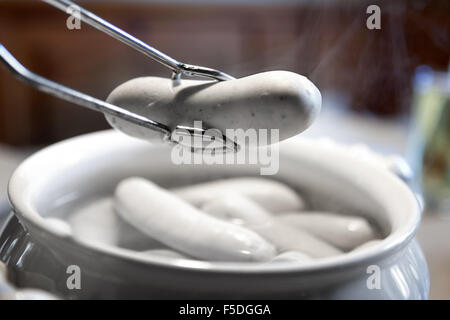 Weißwürste, Weißwurst im Topf Stockfoto