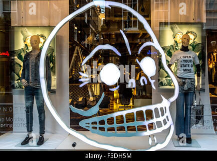 Eine bemalte Schädel In Soho London UK Stockfoto