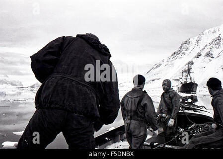 HMS Endurance British Antarctic hydrographische Umfrage Schiff Grahamland Antarktis Taucher tauchen Party 1973 Stockfoto