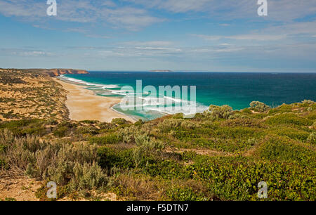 Panoramablick über Küstenlandschaft mit Strand, Dünen & Türkis Meer aus West Cape, Innes Nat Park, Yorke Peninsula in South Australia Stockfoto