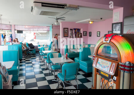 Innere des östlichen Esplanade, Southend-on-Sea, Bobby Jo 50er Jahre Diner, Essex, England, Vereinigtes Königreich Stockfoto