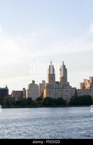 Gebäude in der Upper West Side von Manhattan aus der berühmten Fred Shuman Laufstrecke Eldorado Stockfoto