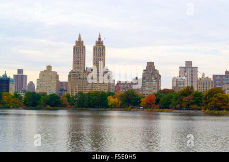 Gebäude in der Upper West Side von Manhattan aus der berühmten Fred Shuman Laufstrecke Eldorado Stockfoto