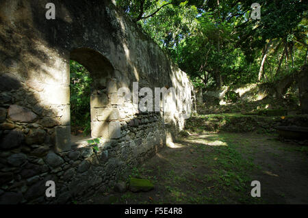 Ruinen einer alten Zuckerplantage in Anse Mamin, Saint Lucia Stockfoto