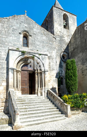 Kirche Saint-Vincent, mittelalterliches Dorf Les Baux de Provence, Bouches du Rhone, Region Provence-Alpes-Cote d ' Azur, Frankreich Stockfoto