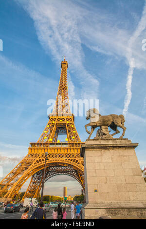 Der Eiffelturm, Champ de Mars, Paris, Frankreich, Europa Stockfoto