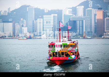 Star Ferry mit Hong Kong in den Hintergrund, Hong Kong, China, Asien Stockfoto