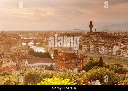 Sonnenuntergang über der Altstadt von Florenz, UNESCO World Heritage Site, Toskana, Italien, Europa Stockfoto