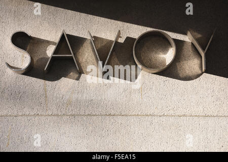 Savoy Hotel Schild, am Fluss Eingang Westend, London Stockfoto