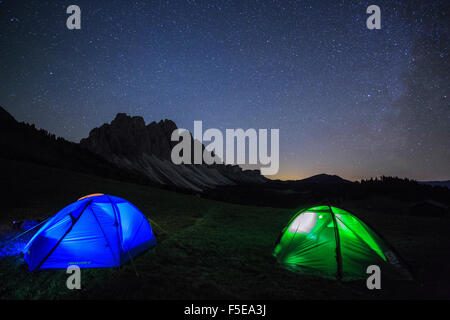 Camping unter den Sternen, Malga Zannes, Villnösser Tal, Südtirol, Dolomiten, Italien, Europa Stockfoto