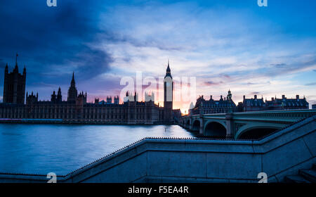 Houses of Parliament und der Themse, London, England, Vereinigtes Königreich, Europa Stockfoto