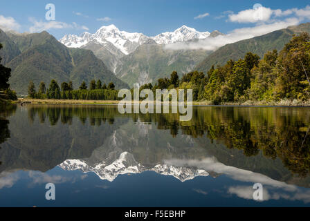 Südalpen von Lake Matheson, Fox Gletscherdorf, Westland, Südinsel, Neuseeland, Pazifik Stockfoto