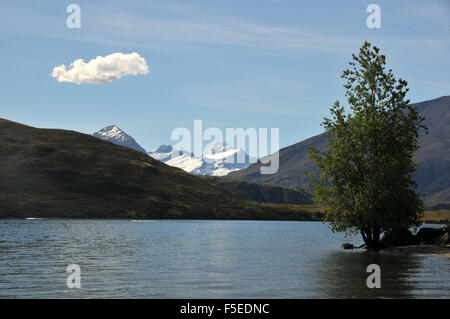 Mount Edward und Mount Aspiring angesehen von Wanaka See, Südinsel, Neuseeland Stockfoto