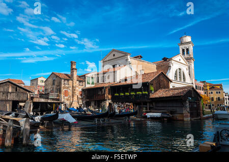 Squero di San Trovaso in Venedig, Italien. Gondel-Erbauer. Stockfoto