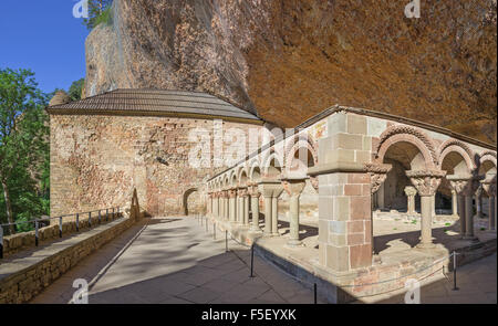 Kreuzgang in den San Juan de la Pena Kloster, in Jaca, Aragon, Spanien Stockfoto