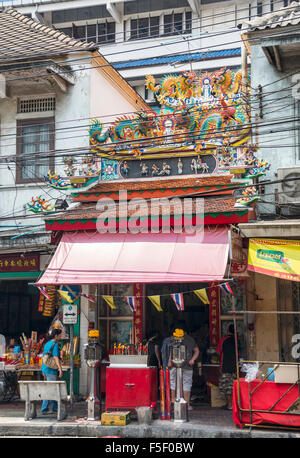 Kleine chinesische Tempel, Chinatown, Bangkok, Thailand Stockfoto