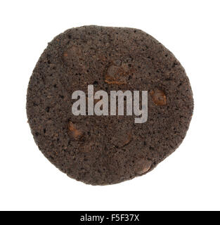 Ein einzelnes knusprig Brownie mit Schokosplittern isoliert auf einem weißen Hintergrund. Stockfoto